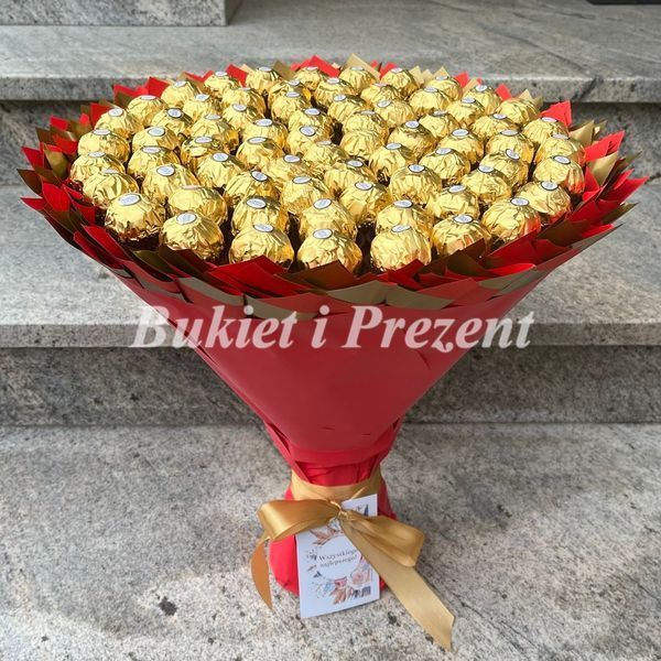 Prezent na 70 Urodziny lub Rocznicę Ślubu, Imeniny, Ślub, Wesele. Słodki Mega Bukiet ze słodyczy Ferrero Rocher (70 sztuk cukierk&oacute;w) bgs047 czerwony F33 70  zdjęcie