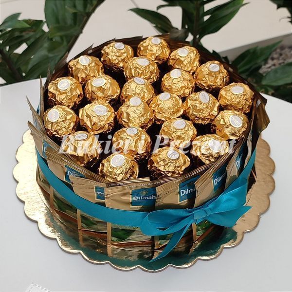 Торт на подарунок з цукерками Ferrero Rocher та цейлонським чорним чаєм Dilmah Ceylon Gold (діаметр 22 см) pg003 фото