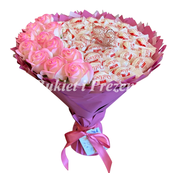 Słodki jadalny bukiet r&oacute;żowy z cukierkami Raffaello i 11 mydlanych r&oacute;ż (średnica 30 cm) bgs012 ciemny r&oacute;ż 65 zdjęcie