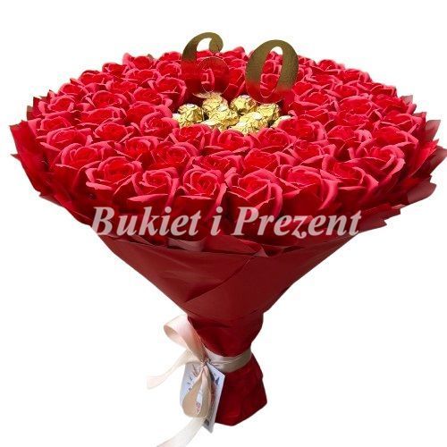 Zestaw prezentowy ze słodyczy Ferrero Rocher 14 szt i mydlane wieczne r&oacute;że 60 szt, czerwony bgs038 (60 r&oacute;ż / f37) czerwony zdjęcie