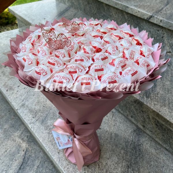 Słodki jadalny bukiet kolory r&oacute;żowy puder z cukierkami Raffaello. Prezent Komunia (średnica 30 cm) bgs004 zdjęcie
