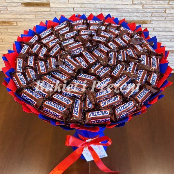 Zestaw prezentowy &ndash; bukiet ze słodyczy Snickers 75 szt snickers f29 zdjęcie